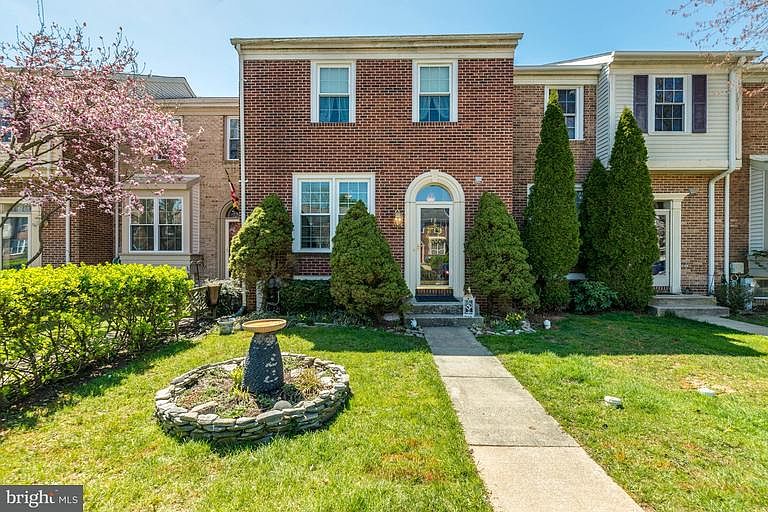 1st image of 18 Hunting Horn Cir