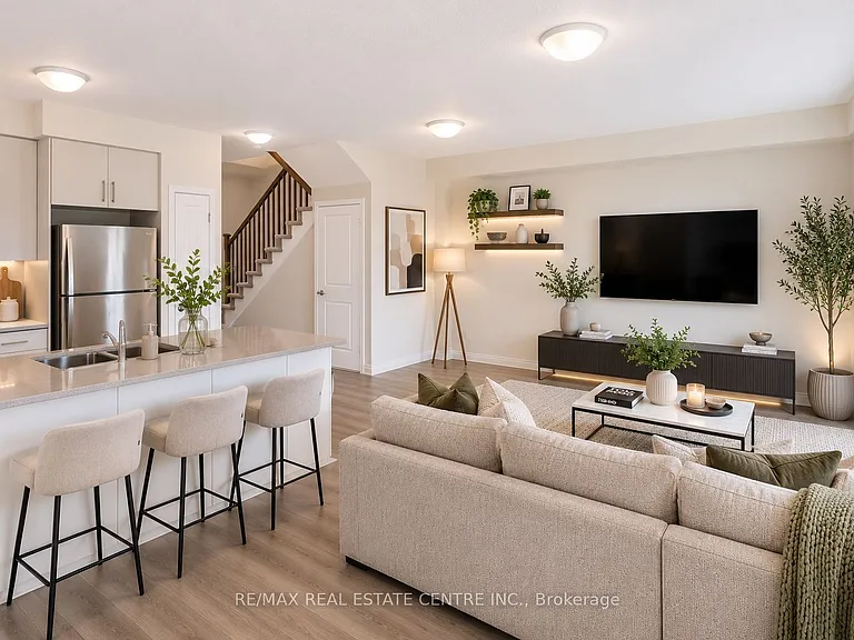 80 Pinot Cres — Photo 2