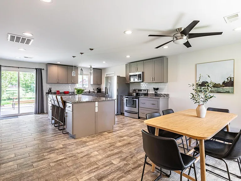 8743 Leslie Dr — Photo 5