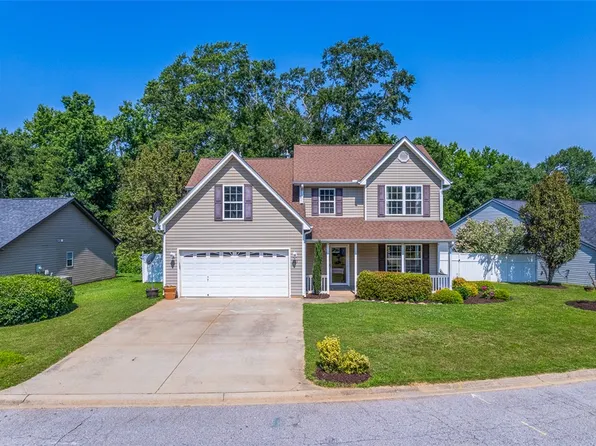 255 Basswood Dr, Roebuck, SC 29376