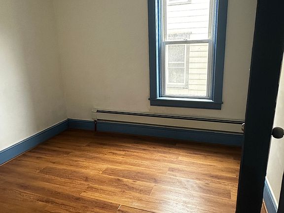 4th image of 52 Judson St