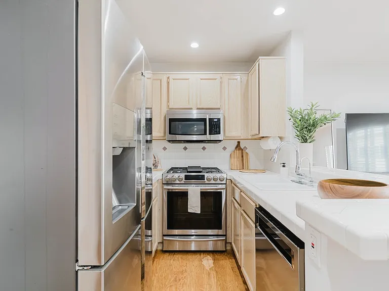 2721 2nd St #210 — Photo 11