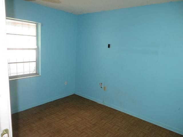 1st image of 2911 Laurel Ln
