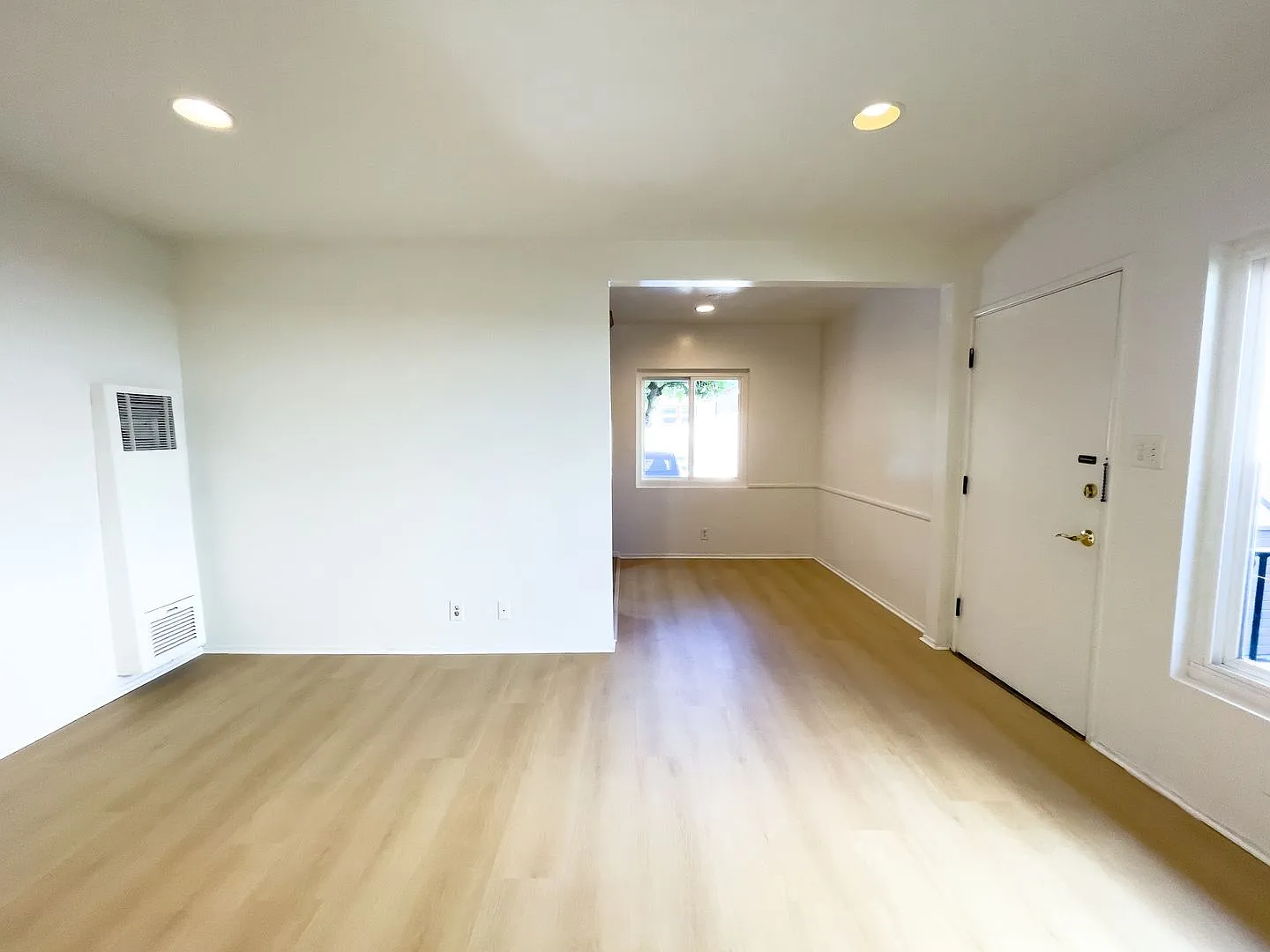 424 W Wilson Ave — Photo 3