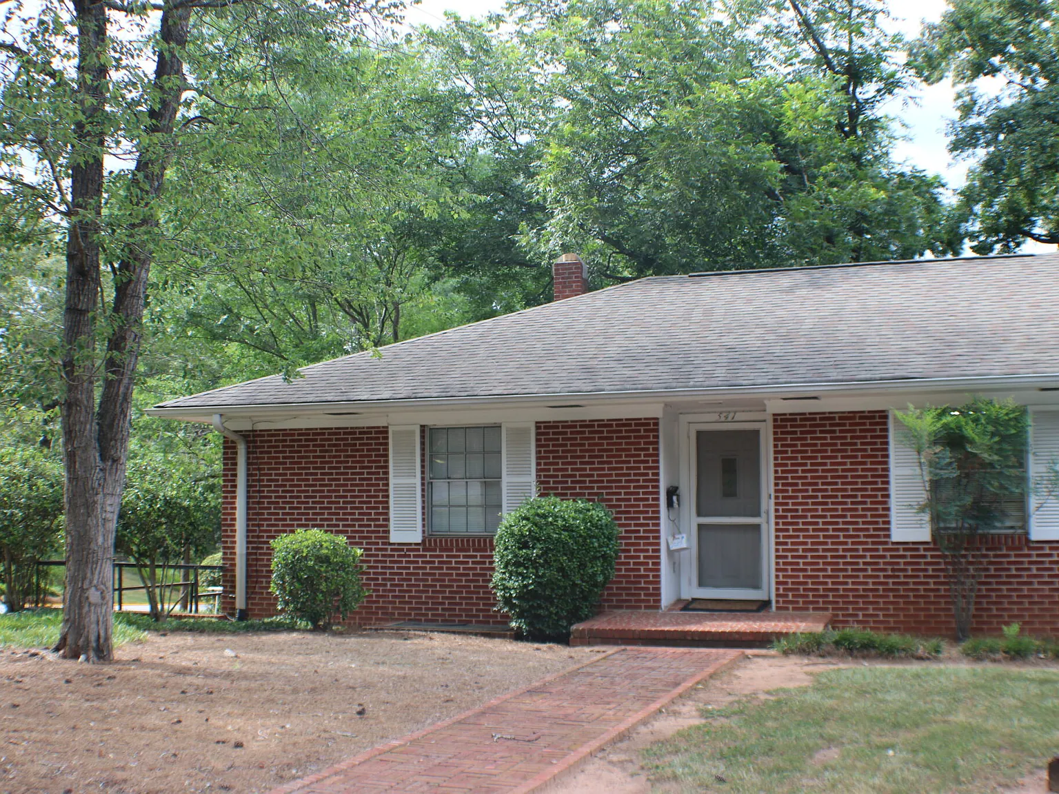3 bed, 1850 sqft, $3,900 — Photo 1