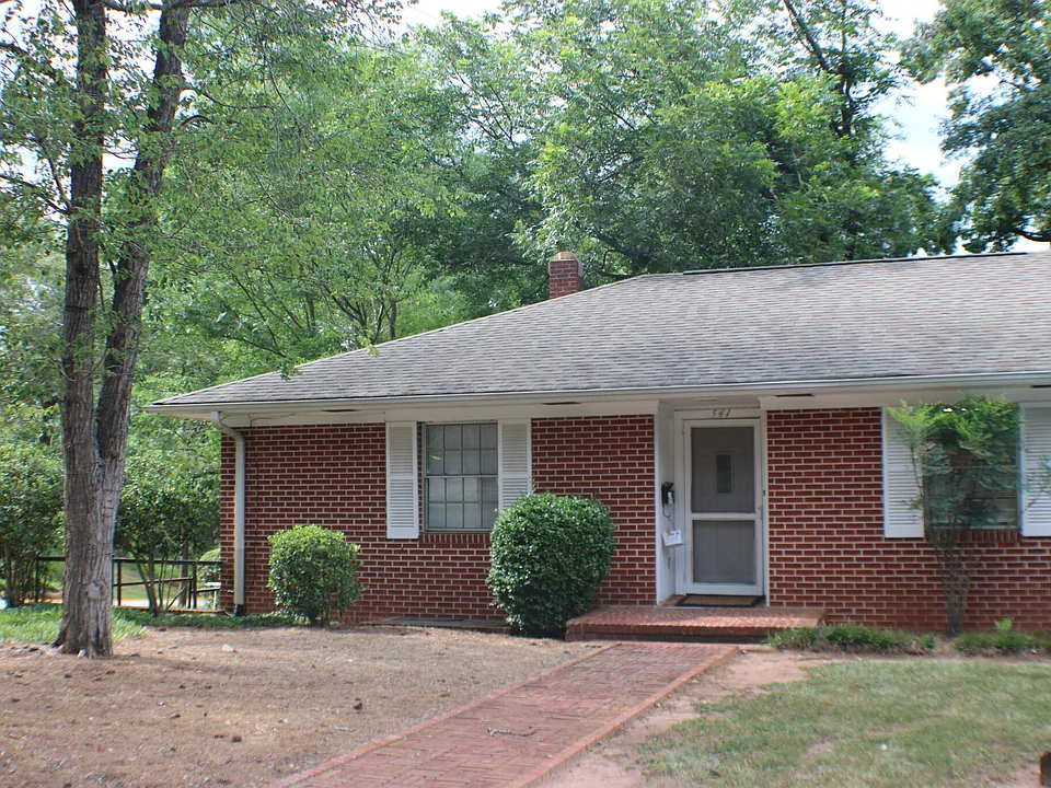 541 Morton Ave