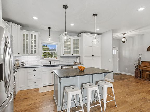 3rd image of 2628 E Farm Road 22