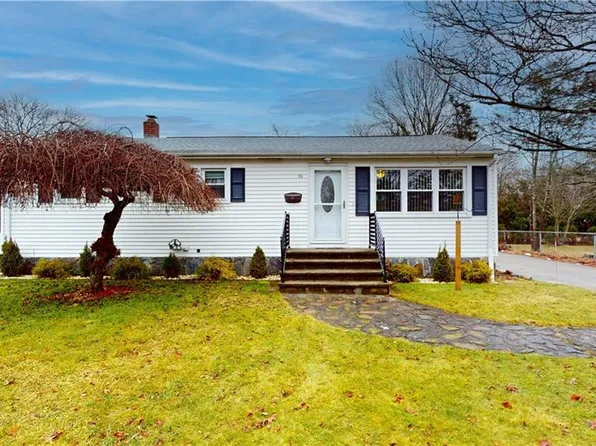 26 Winston Ave, Warwick, RI 02886