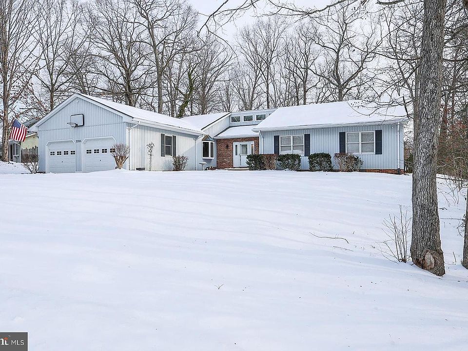 1st image of 22916 Gunston Dr