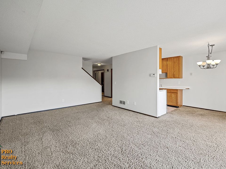 1st image of 1690 McKnight Ln #40