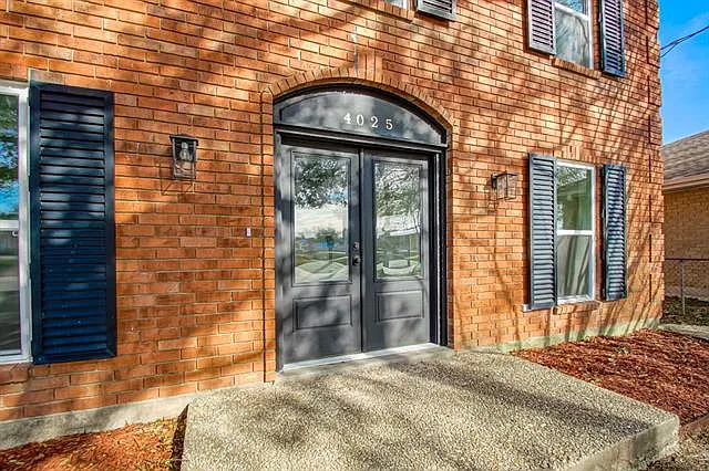 3 bed, 2.5 bath, 2200 sqft, $3,000 — Photo 2