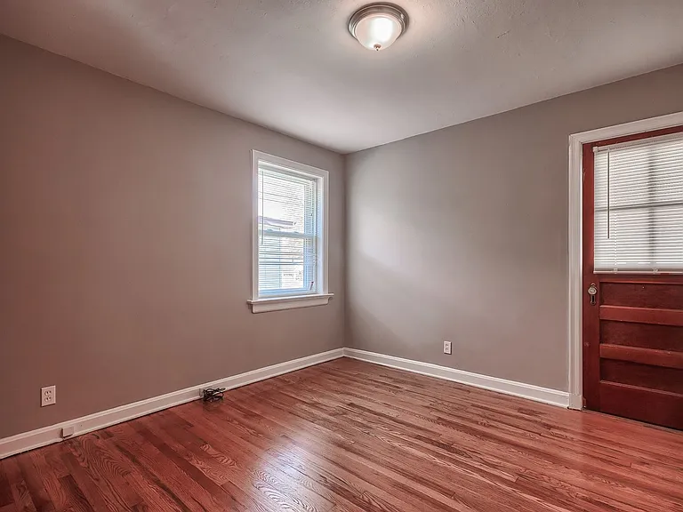 6401 Potomac — Photo 13