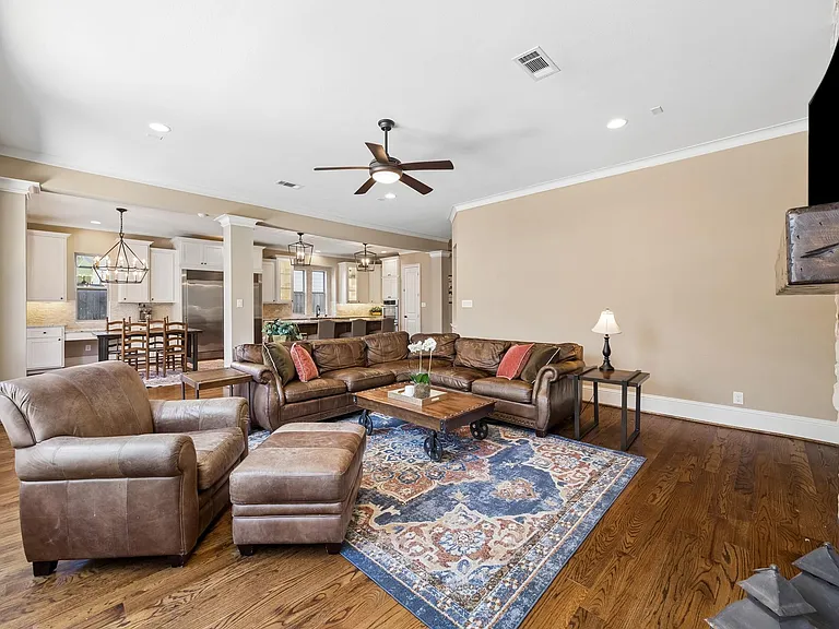 1360 Chippendale Rd — Photo 15