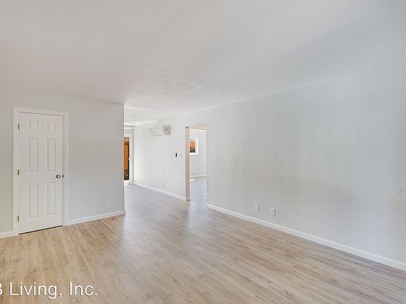 5th image of 300 Franciscan Ct APT 07