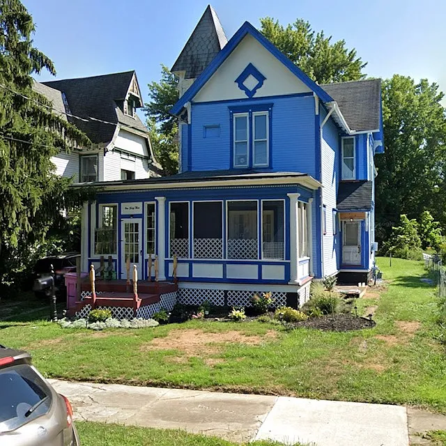 143 W 1st St #4