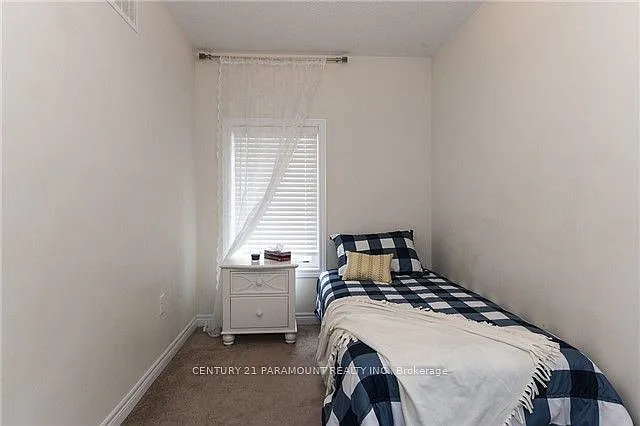 1301 Granrock Cres — Photo 12