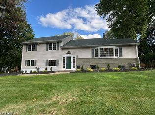 10 Little John Rd, Morris Plains, NJ 07950