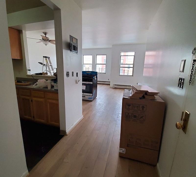 1st image of 170 Jefferson Ave APT 2