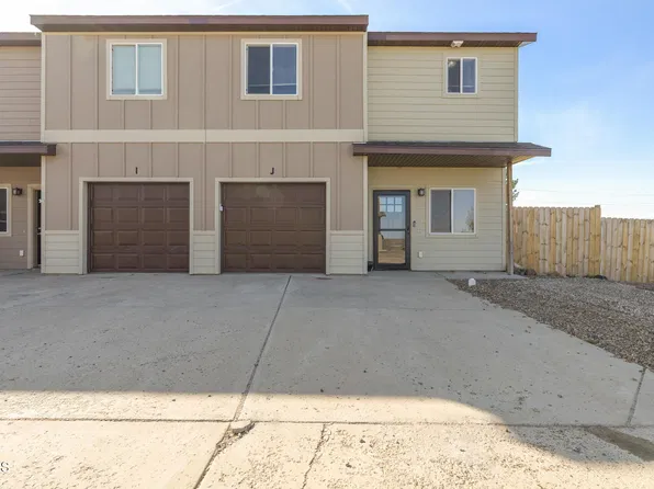 5803 Victoria Ave Unit J, Williston, ND 58801