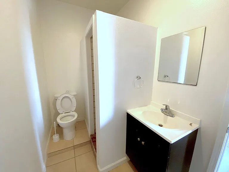 525 Dodson St — Photo 7