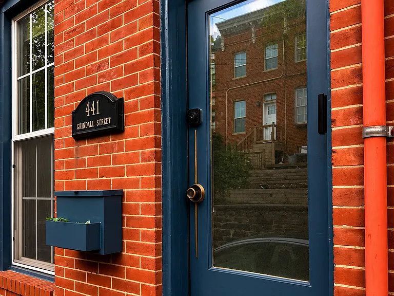 441 Grindall St — Photo 4