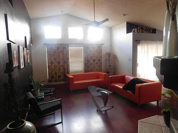 3rd image of 9720 Tapatio Dr NW