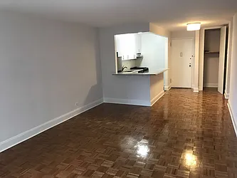 Rented by Metropolis Real Estate of Manhattan