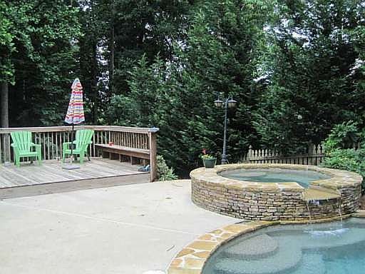 5th image of 1110 Lake Washington Cir