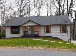811 Moonlit Ln NW, Acworth, GA 30102