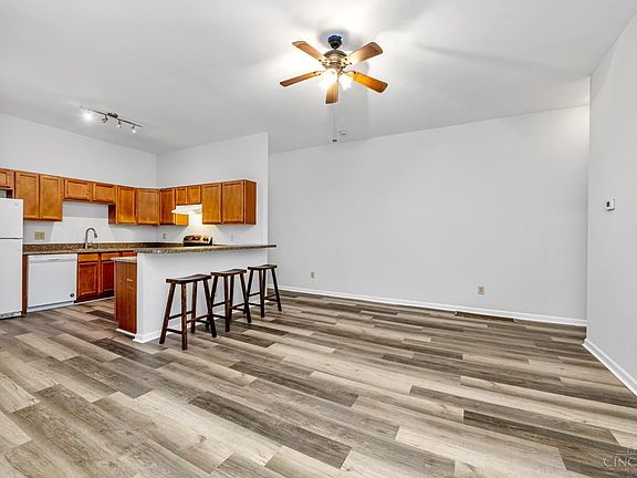 5th image of 3213 Vine St