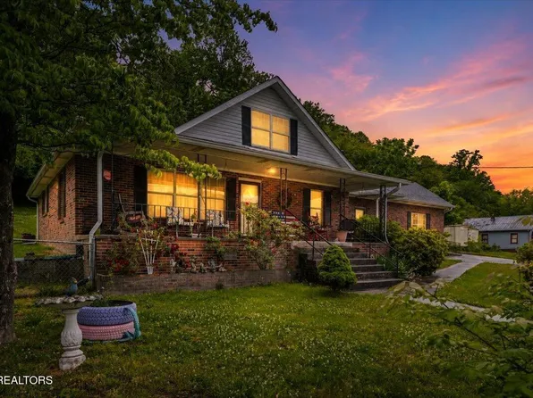 915 Cherry St, La Follette, TN 37766