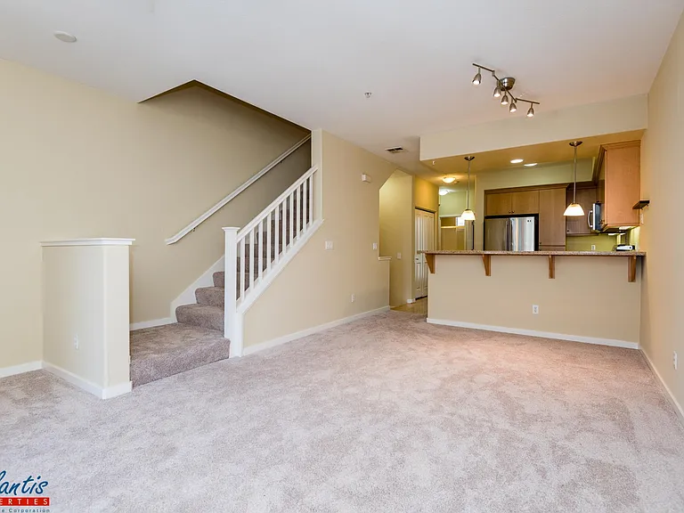 887 Sakura Dr — Photo 2