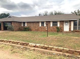 807 N Morris Ave, Rotan, TX 79546