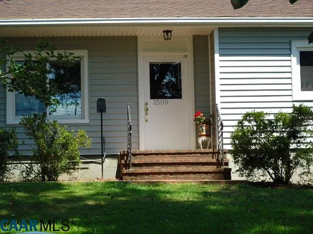 1509 Rugby Ave photo 1