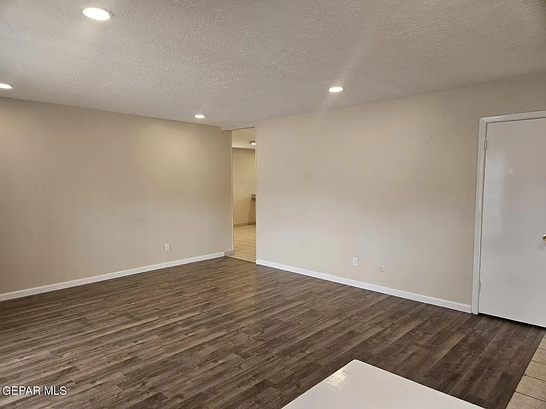 6816 Alto Rey Ave — Photo 4