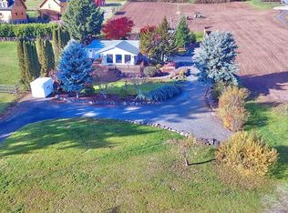 10365 NE Fox Farm Rd, Dundee, OR 97115