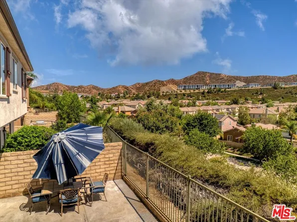 19410 Laroda Ln, Santa Clarita, CA 91350