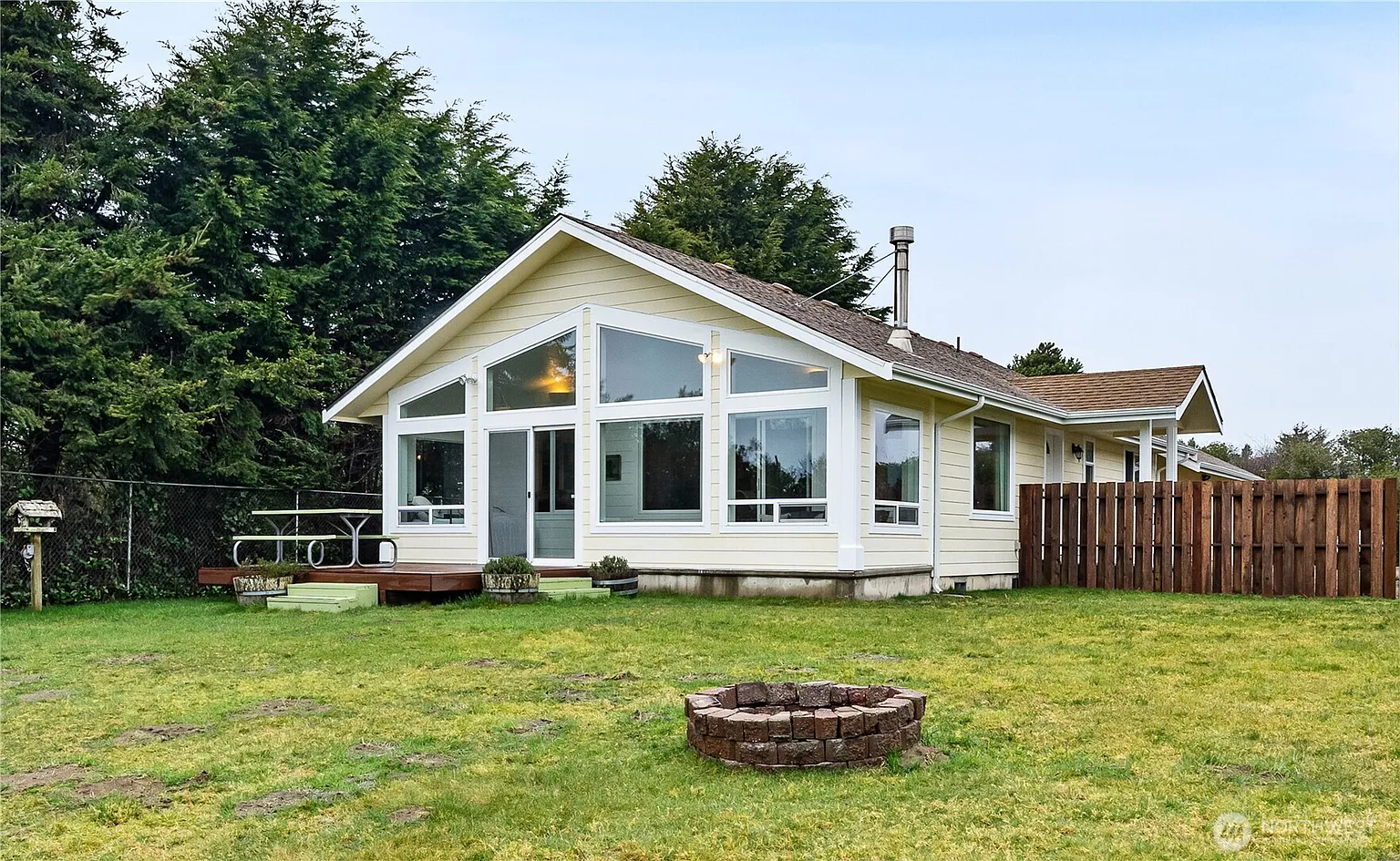 340 King Cyrus Loop SW photo 1