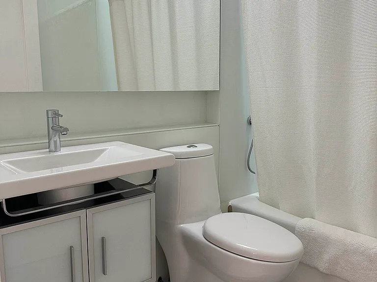 188 E 64th St #1506 — Photo 20