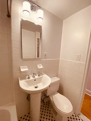 Rented by Metropolis Real Estate of Manhattan | media 14