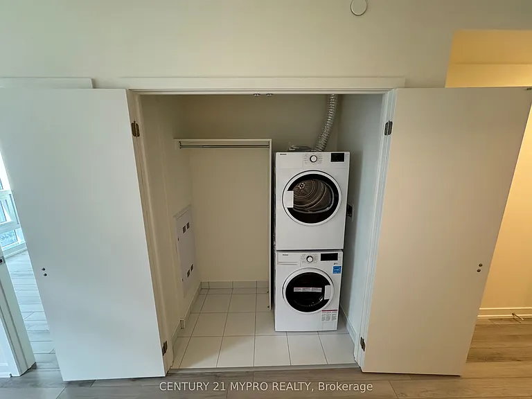 89 Church St #1010 — Photo 11