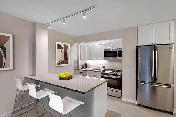 Sold by LEVEN Real Estate | media 9