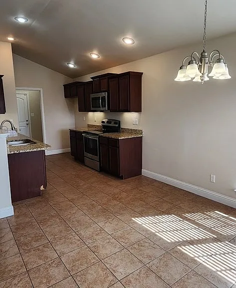 907 Candlestick Dr — Photo 5
