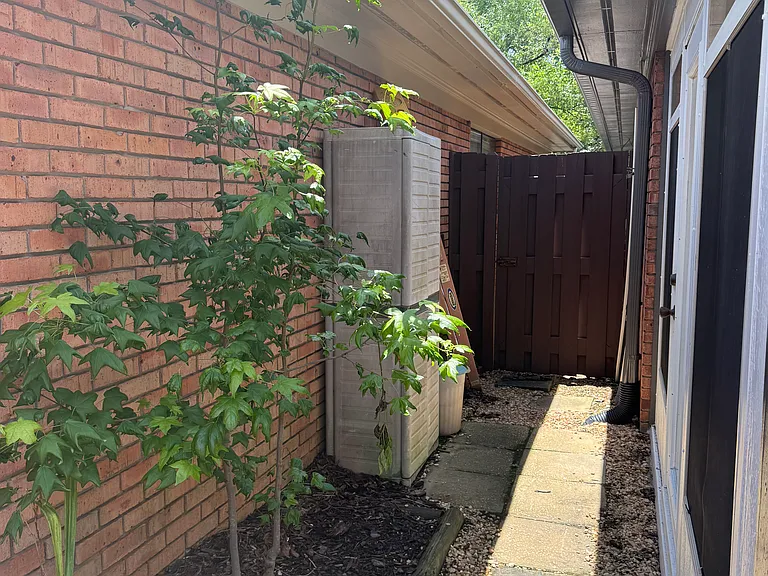 1602 Shallow Creek Rd — Photo 25