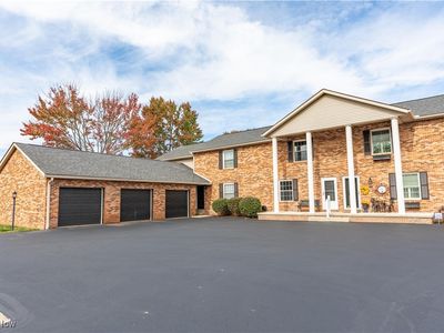 1222 W Maple St, North Canton, OH, 44720