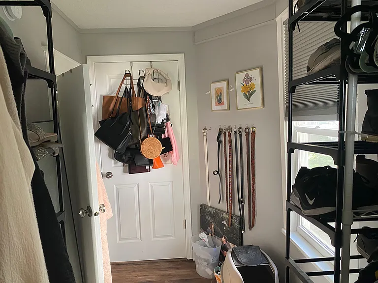 Walk-in closet/BR#3