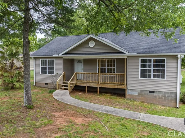 31 Allen Street, Royston, GA 30662