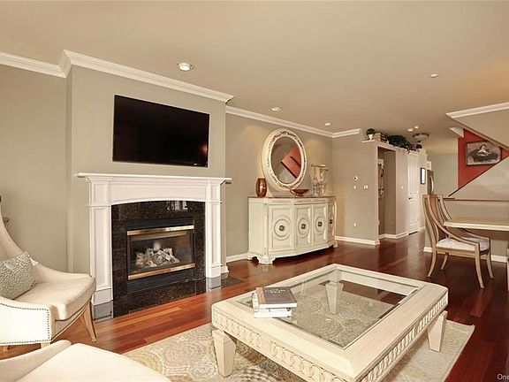 4th image of 23 Harbor Pointe Dr