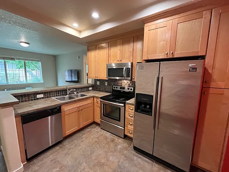 7907 NE Rockne Way — Photo 6