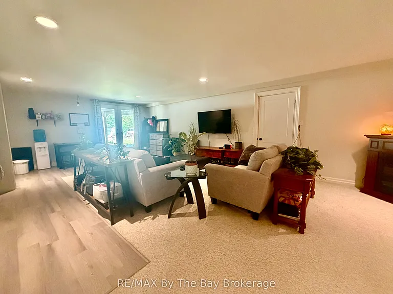24 Bridlewood Cres — Photo 10
